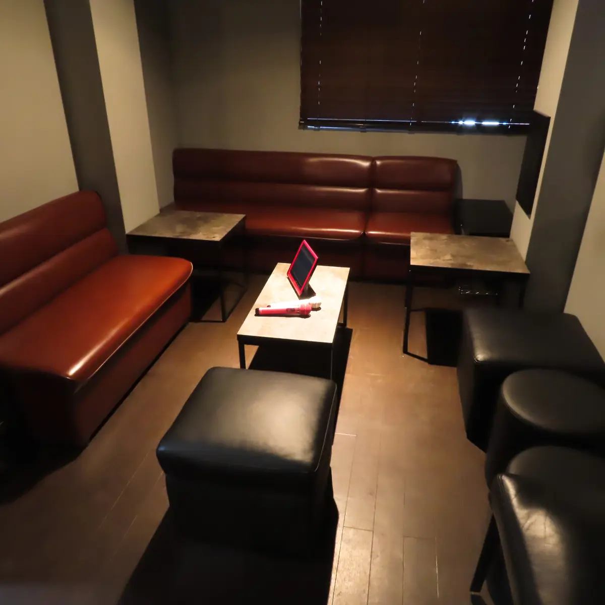 グループで使えるソファフロア